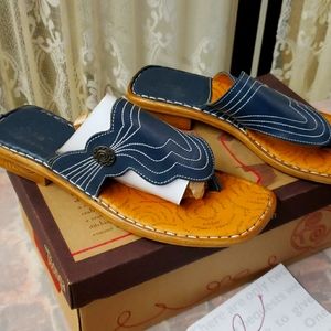 NIB TSONGA Handmade  leather shoes size 8